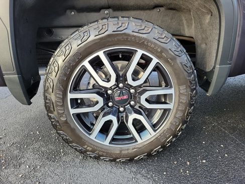 Used 2024 GMC Sierra 1500 AT4 w/ Technology Package image 8