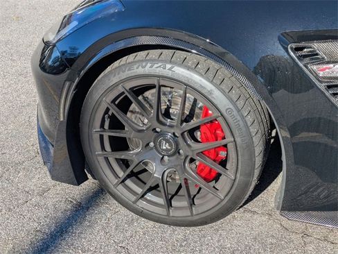 Used 2015 Chevrolet Corvette Z06 w/ 3LZ Preferred Equipment Group image 7