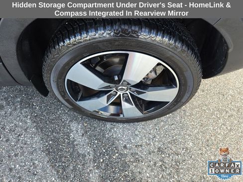 Used 2019 Volvo XC40 T4 Momentum image 15