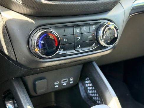 Used 2023 Chevrolet TrailBlazer LT FWD image 15