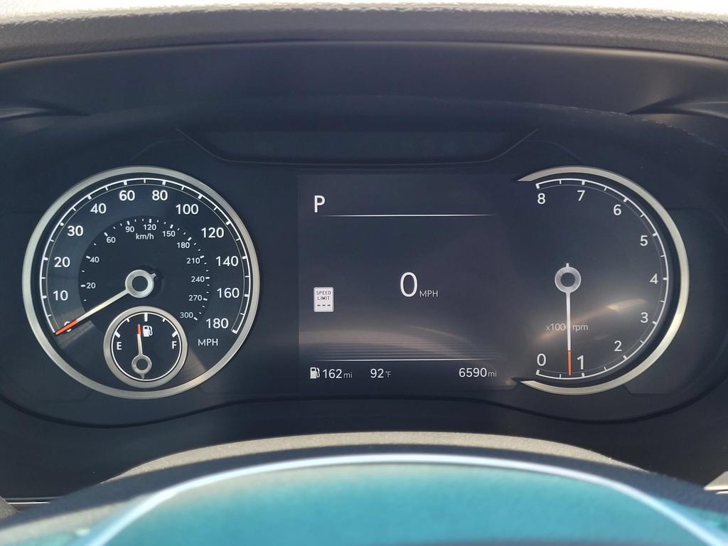 Used 2025 Genesis G70 2.5T RWD image 24
