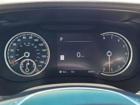 Used 2025 Genesis G70 2.5T image 24