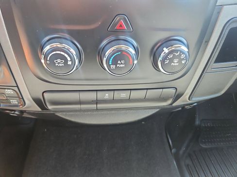 Used 2017 RAM 1500 Express AWD/4WD image 32
