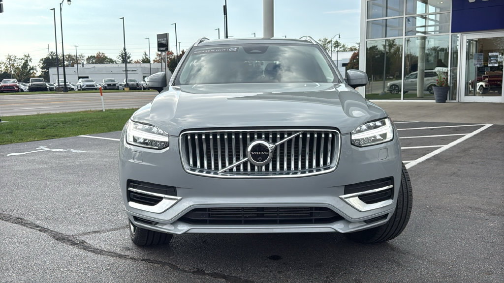 Certified 2025 Volvo XC90 T8 Plus AWD/4WD image 31