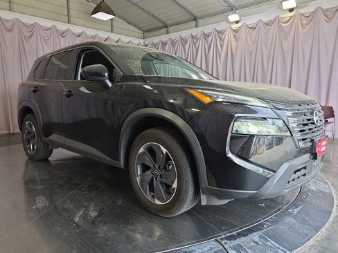 Used 2025 Nissan Rogue SV FWD image 10