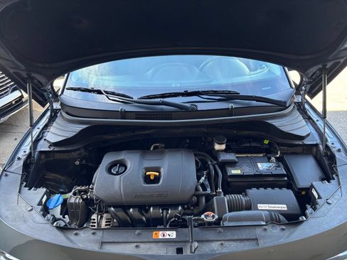 Used 2025 Kia Soul LX w/ LX Technology Package FWD image 26