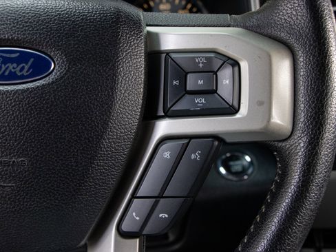 Used 2015 Ford F150 Lariat image 30