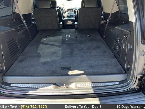 Used 2017 Chevrolet Suburban LT w/ Luxury Package RWD image 12