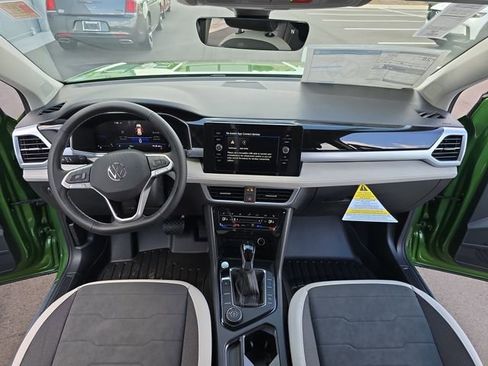 New 2026 Volkswagen Taos SE AWD/4WD image 14