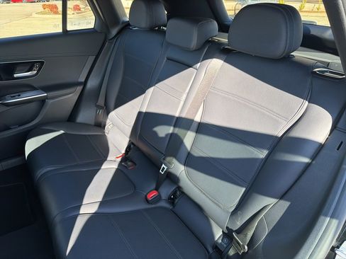 Used 2024 Mercedes-Benz GLC 300 4MATIC image 16