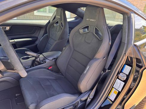 Used 2016 Ford Mustang Shelby GT350 w/ Track Package image 13