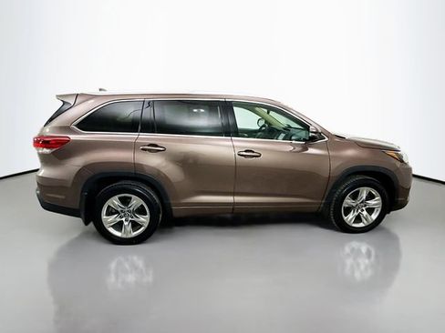 Used 2017 Toyota Highlander Limited image 8