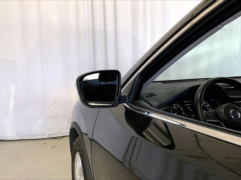Used 2017 Nissan Rogue SV FWD image 10