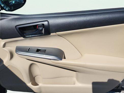 Used 2012 Toyota Camry XLE w/ Leather Pkg FWD image 20