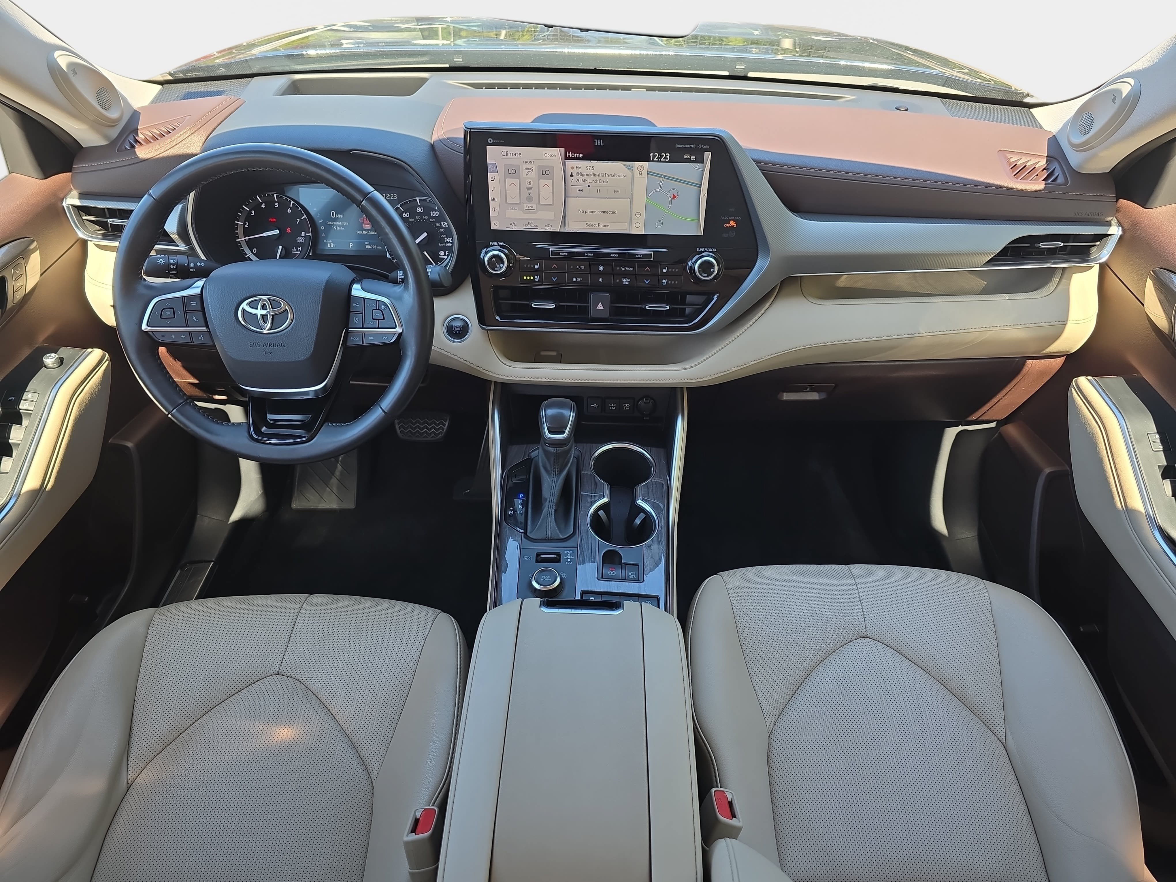 Used 2021 Toyota Highlander Platinum AWD/4WD image 9