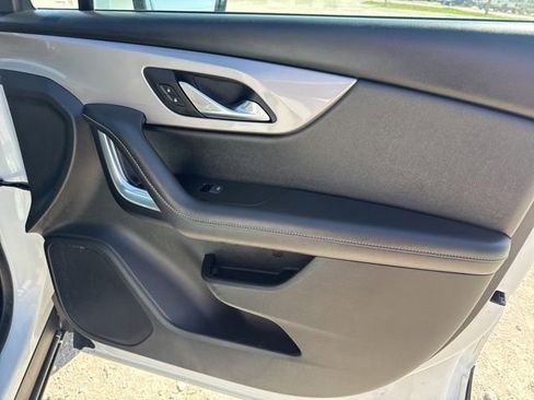 Used 2025 Chevrolet Blazer LT image 21