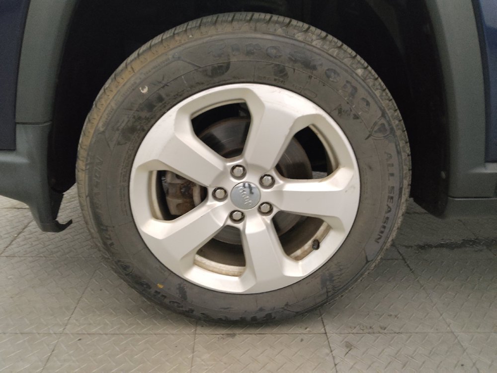 Used 2019 Jeep Compass Latitude w/ Cold Weather Group AWD/4WD image 31
