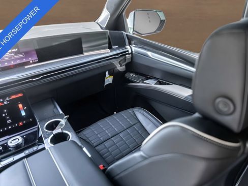 Certified 2025 Cadillac Escalade V AWD/4WD image 30