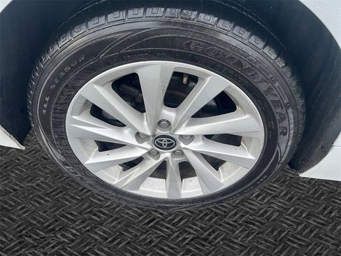 Used 2022 Toyota Camry LE image 11