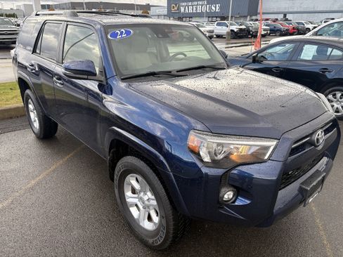 Used 2022 Toyota 4Runner SR5 Premium image 2