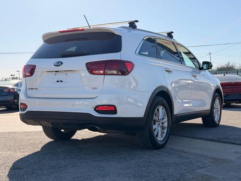 Used 2020 Kia Sorento LX w/ LX I4 Convenience Package image 3