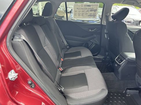 Used 2025 Subaru Outback Premium AWD/4WD image 23