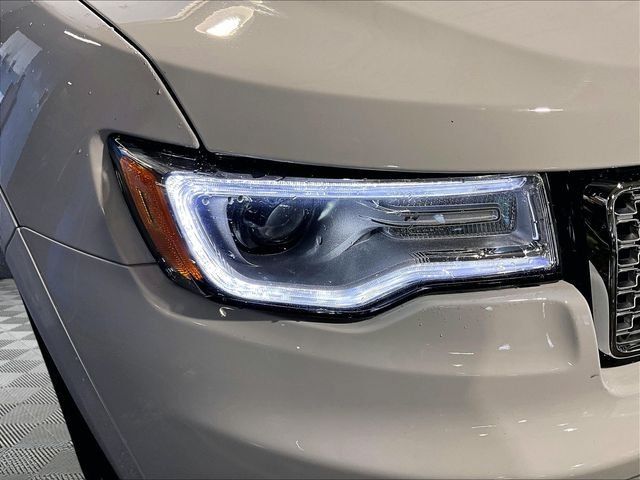 Used 2021 Jeep Grand Cherokee Summit AWD/4WD image 31