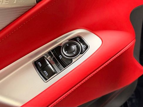 Used 2021 Chevrolet Corvette Stingray Premium Cpe w/ Z51 Performance Package image 30