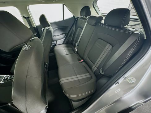 Used 2025 Hyundai Venue SEL FWD image 27