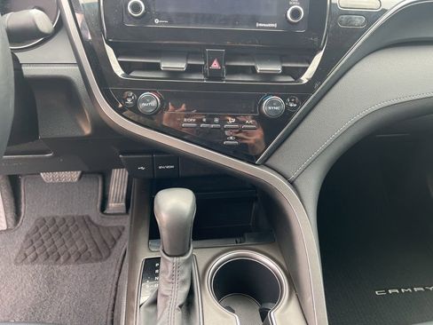 Used 2024 Toyota Camry SE FWD image 15