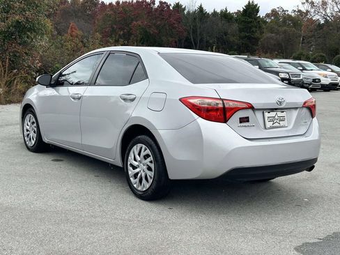 Used 2017 Toyota Corolla LE image 5