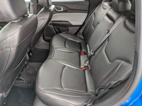 Used 2024 Jeep Compass Latitude w/ Sun and Sound Group image 17