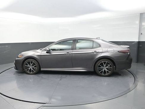 Used 2024 Toyota Camry SE FWD image 4