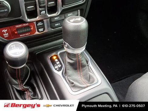 Used 2021 Jeep Wrangler Unlimited Rubicon AWD/4WD image 16