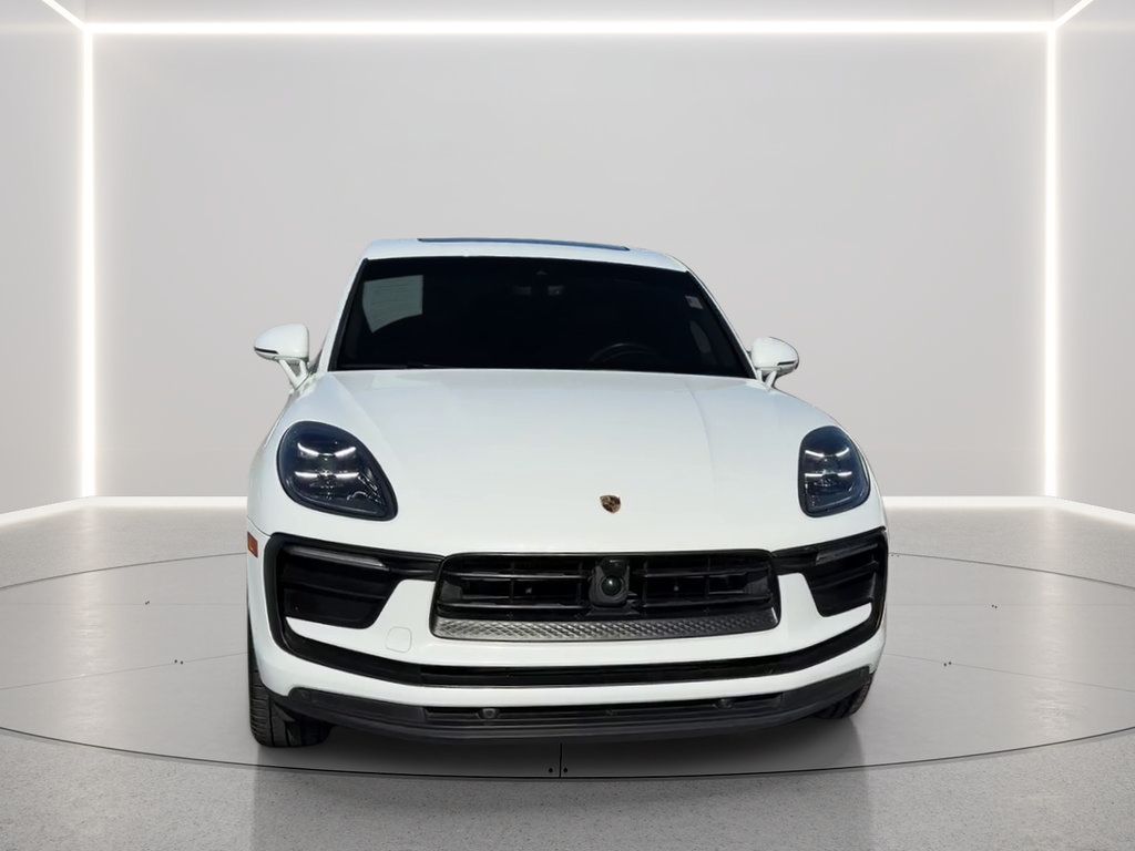 Used 2024 Porsche Macan AWD/4WD image 2