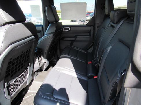 New 2025 Ford Bronco Badlands AWD/4WD image 34