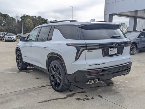 New 2026 Chevrolet Traverse RS w/ LPO, Floor Liner Package image 8