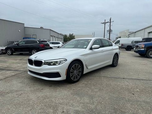 Used 2019 BMW 530e w/ Convenience Package image 1