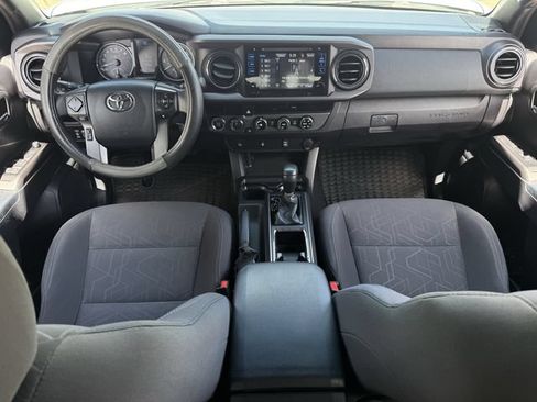 Used 2017 Toyota Tacoma TRD Sport w/ Tow Package (A/T) AWD/4WD image 10