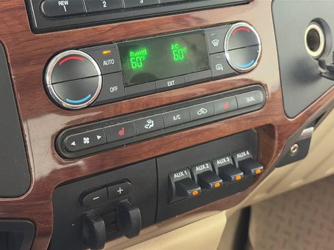 Used 2010 Ford F250 4x4 Crew Cab Super Duty image 21