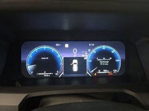 Used 2025 Toyota 4Runner Limited AWD/4WD image 10