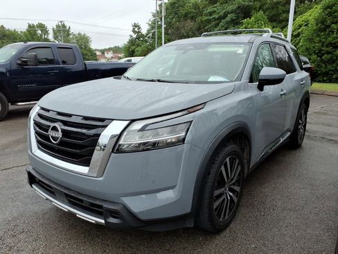 Certified 2023 Nissan Pathfinder Platinum w/ Cargo Package AWD/4WD image 3