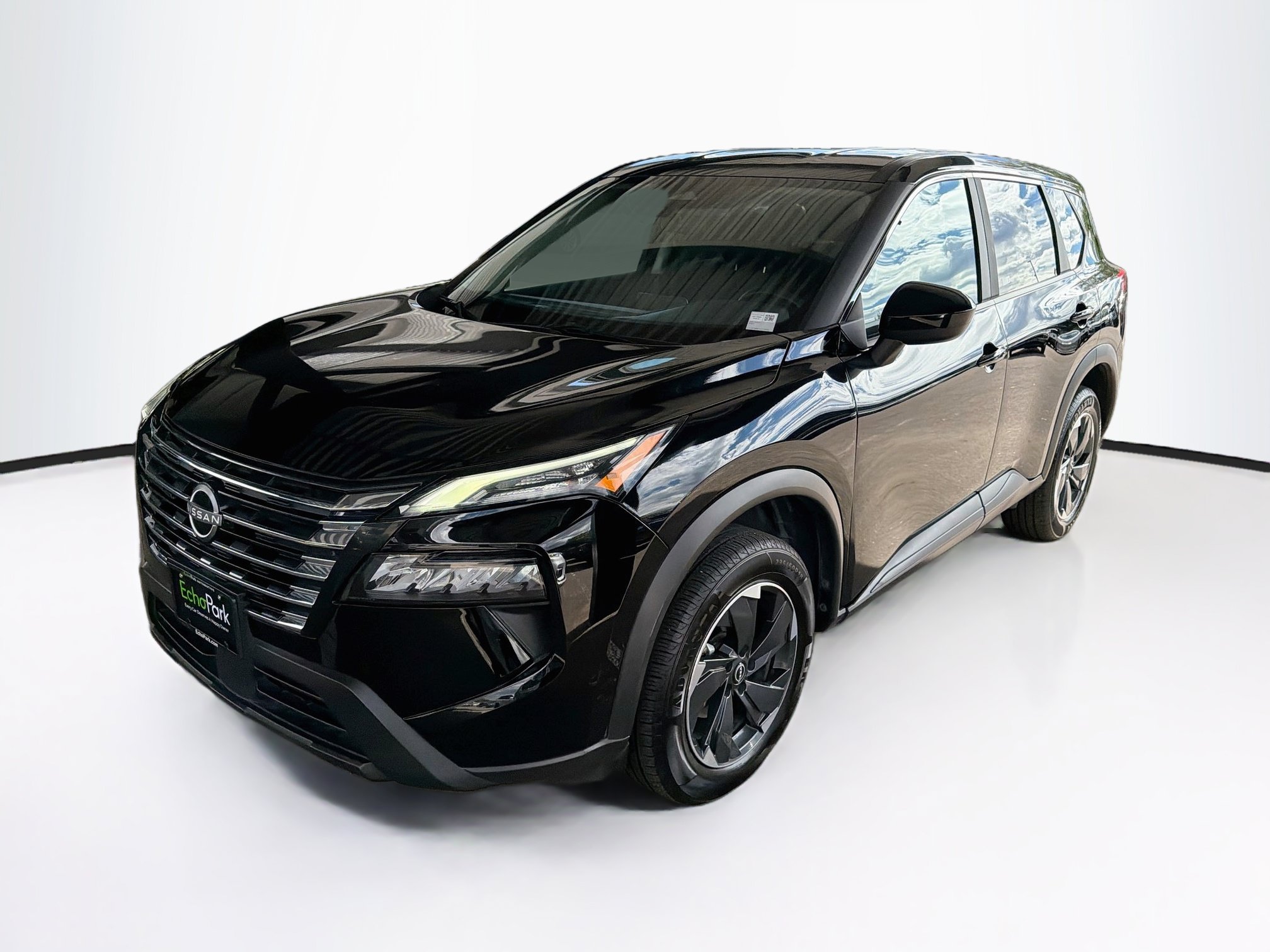 Used 2025 Nissan Rogue SV AWD/4WD image 3