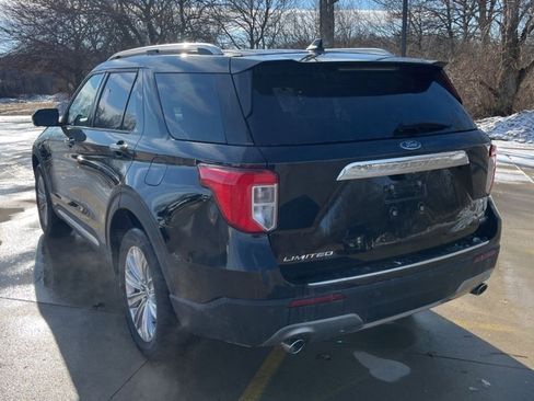 Used 2023 Ford Explorer Limited image 4