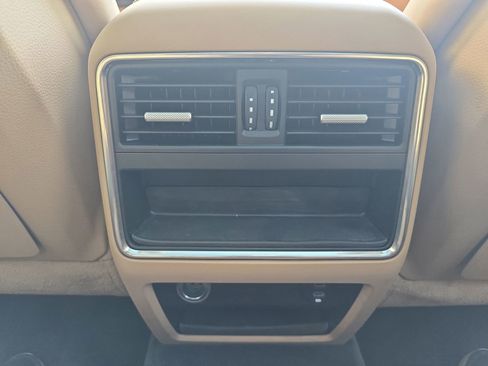 Used 2021 Porsche Cayenne AWD/4WD image 14