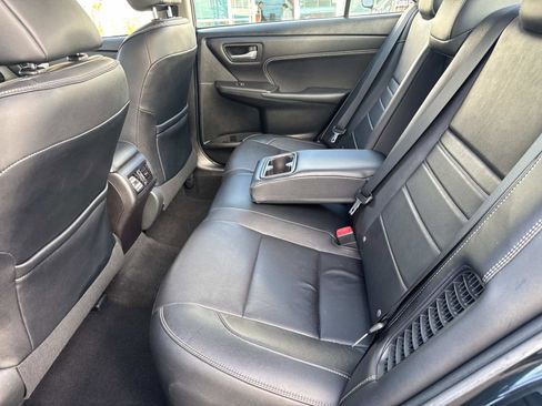 Used 2017 Toyota Camry XLE image 11