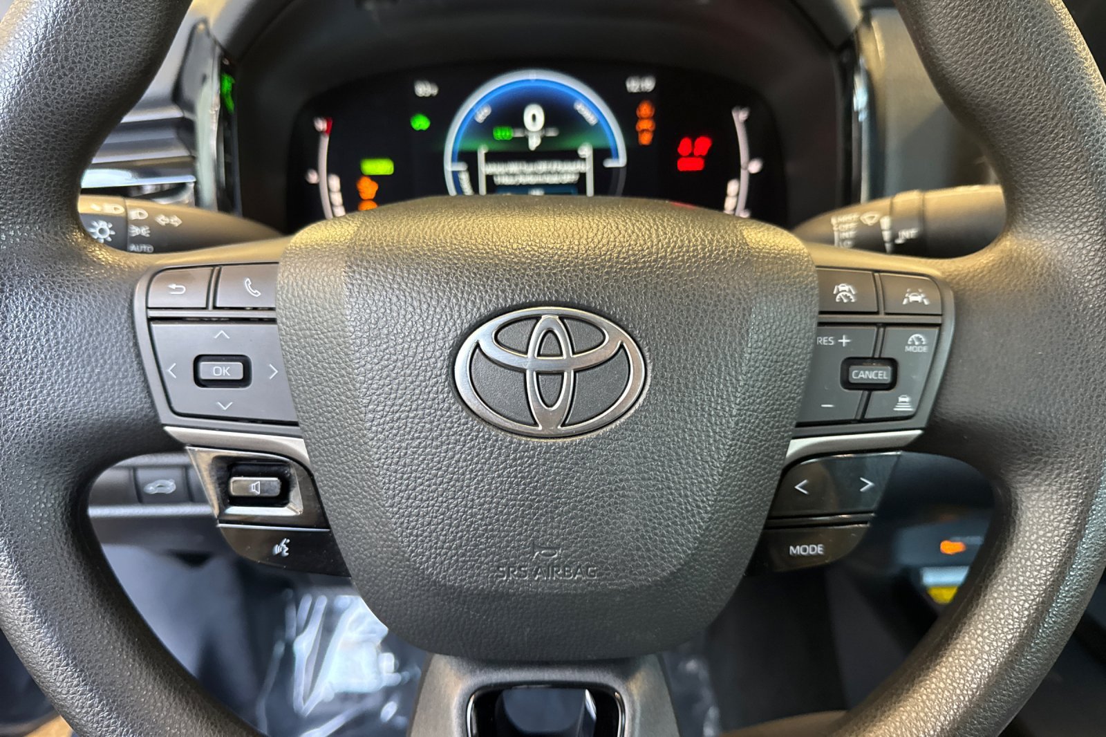 Used 2025 Toyota Camry LE FWD image 28