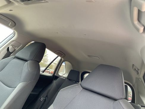 Used 2025 Toyota RAV4 LE image 28