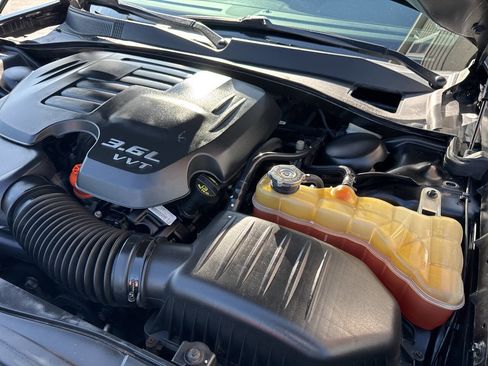 Used 2014 Chrysler 300 AWD image 12