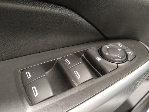 Used 2025 Chevrolet Trax LS FWD image 27